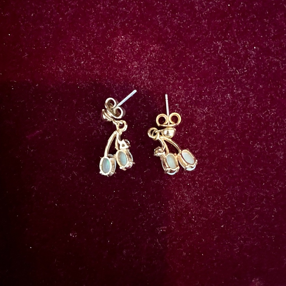 Vintage Opalite Cluster Earrings - Picture 4 of 6